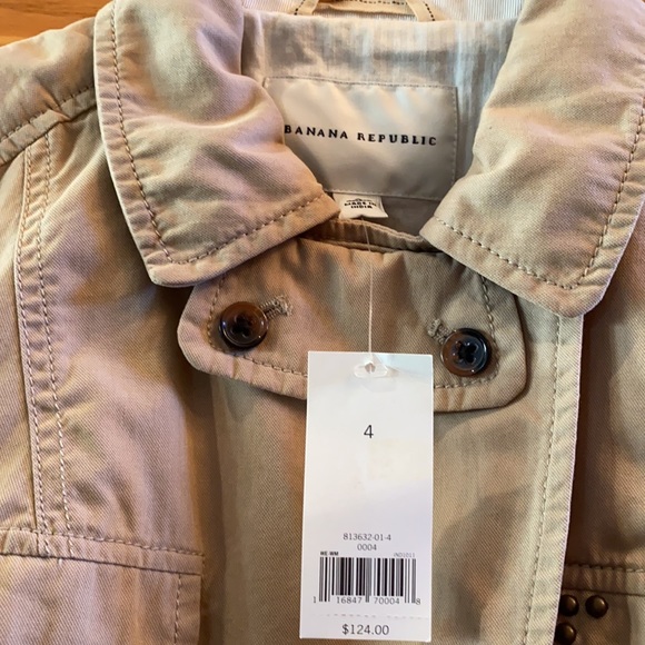 Banana Republic spring jacket. Button up with four pockets. Size 4 Khaki new - Picture 2 of 14